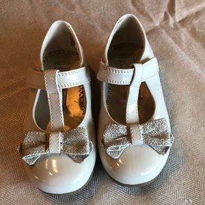 Rachel shoes toddler girl size 6 beige